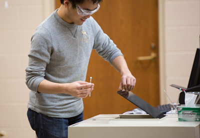 核磁共振(NMR)光谱仪