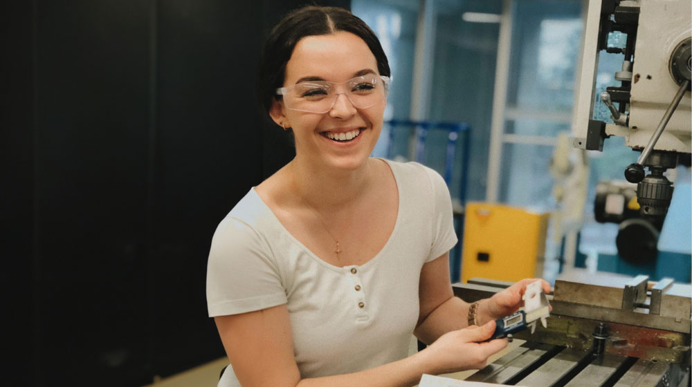 abigail kiratzis working in engineering lab