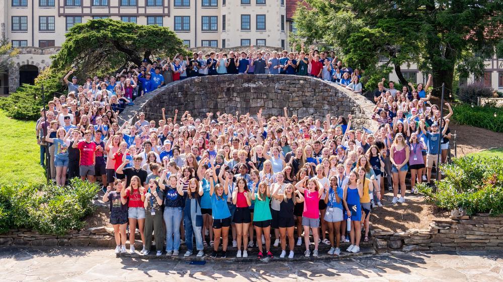 incoming freshman class group photo