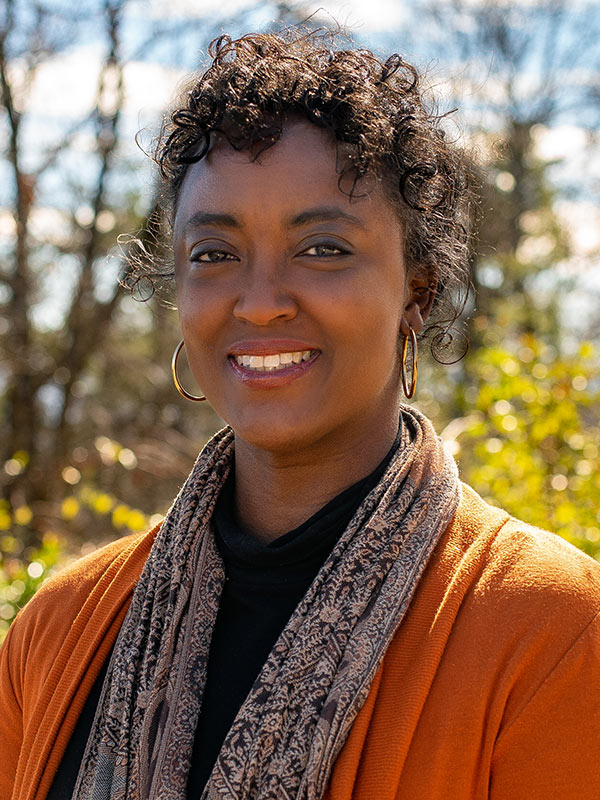 艾丽西亚杰克逊 headshot