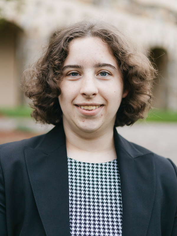 伊丽莎白·法夸尔