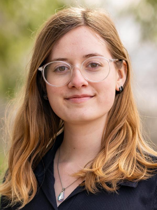 艾米丽·詹姆斯